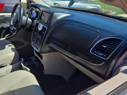 Used 2012 Chrysler Town & Country Touring w/ Entertainment Group #1 image 16