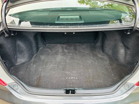 Used 2014 Toyota Camry SE FWD image 17
