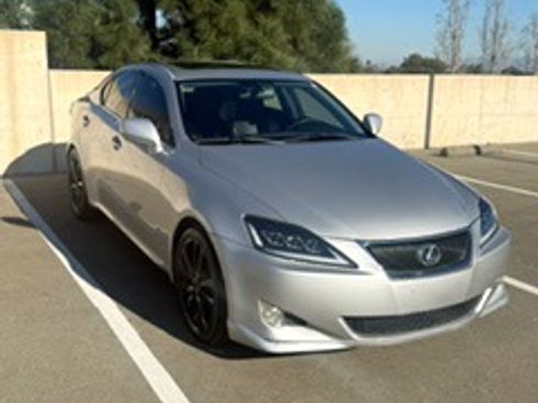 Used 2006 Lexus IS 350 RWD image 2