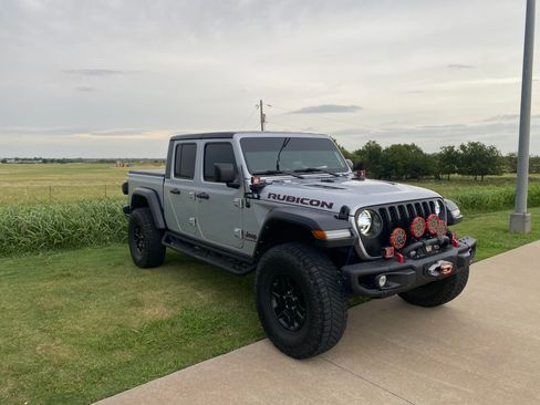 Used 2022 Jeep Gladiator Rubicon w/ LED Lighting Group AWD/4WD image 2