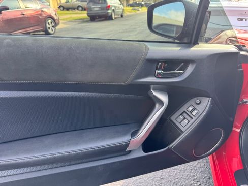 Used 2017 Toyota 86 image 13