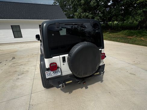 Used 2006 Jeep Wrangler Rubicon w/ Security Group AWD/4WD image 23