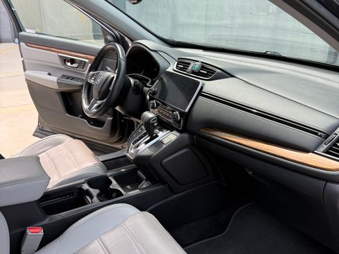 Used 2019 Honda CR-V Touring image 6