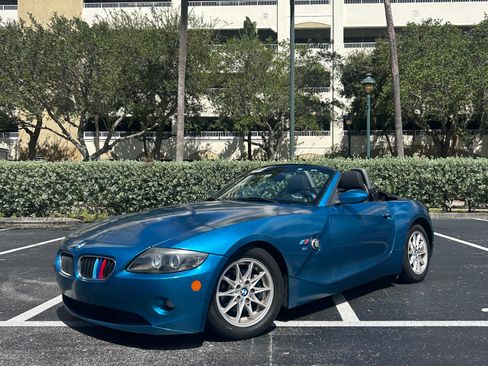 Used 2005 BMW Z4 2.5i image 2