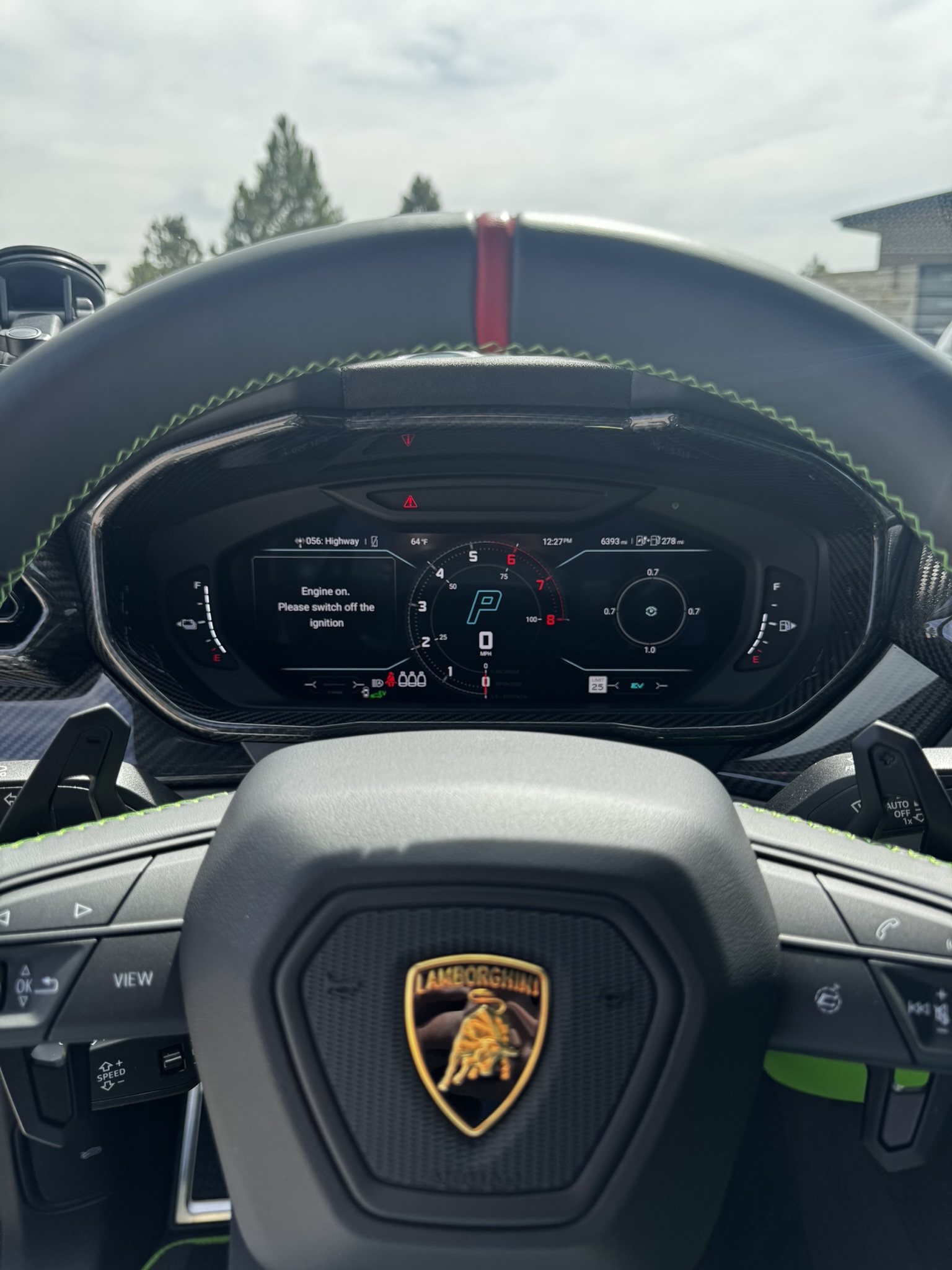 Used 2025 Lamborghini Urus SE AWD/4WD image 4