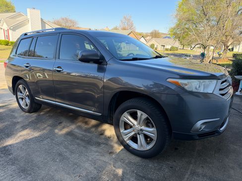 Used 2013 Toyota Highlander Limited image 4