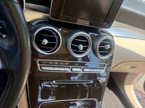 Used 2019 Mercedes-Benz GLC 300 image 11