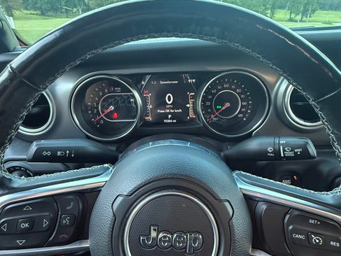 Used 2021 Jeep Gladiator Rubicon AWD/4WD image 10
