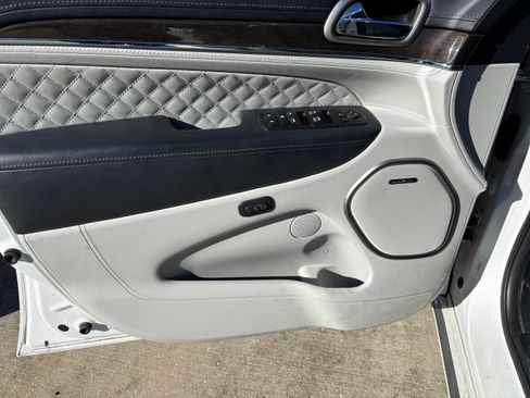 Used 2017 Jeep Grand Cherokee Summit image 5