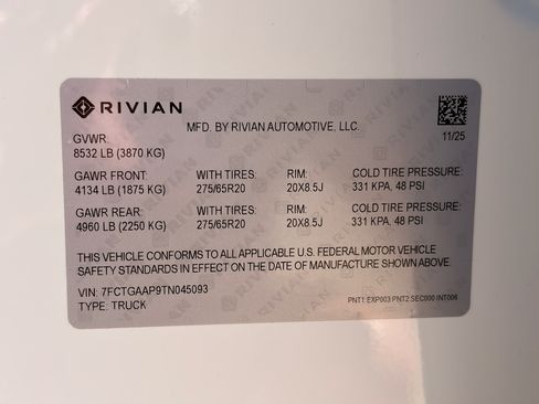 Used 2026 Rivian R1T Premium image 16