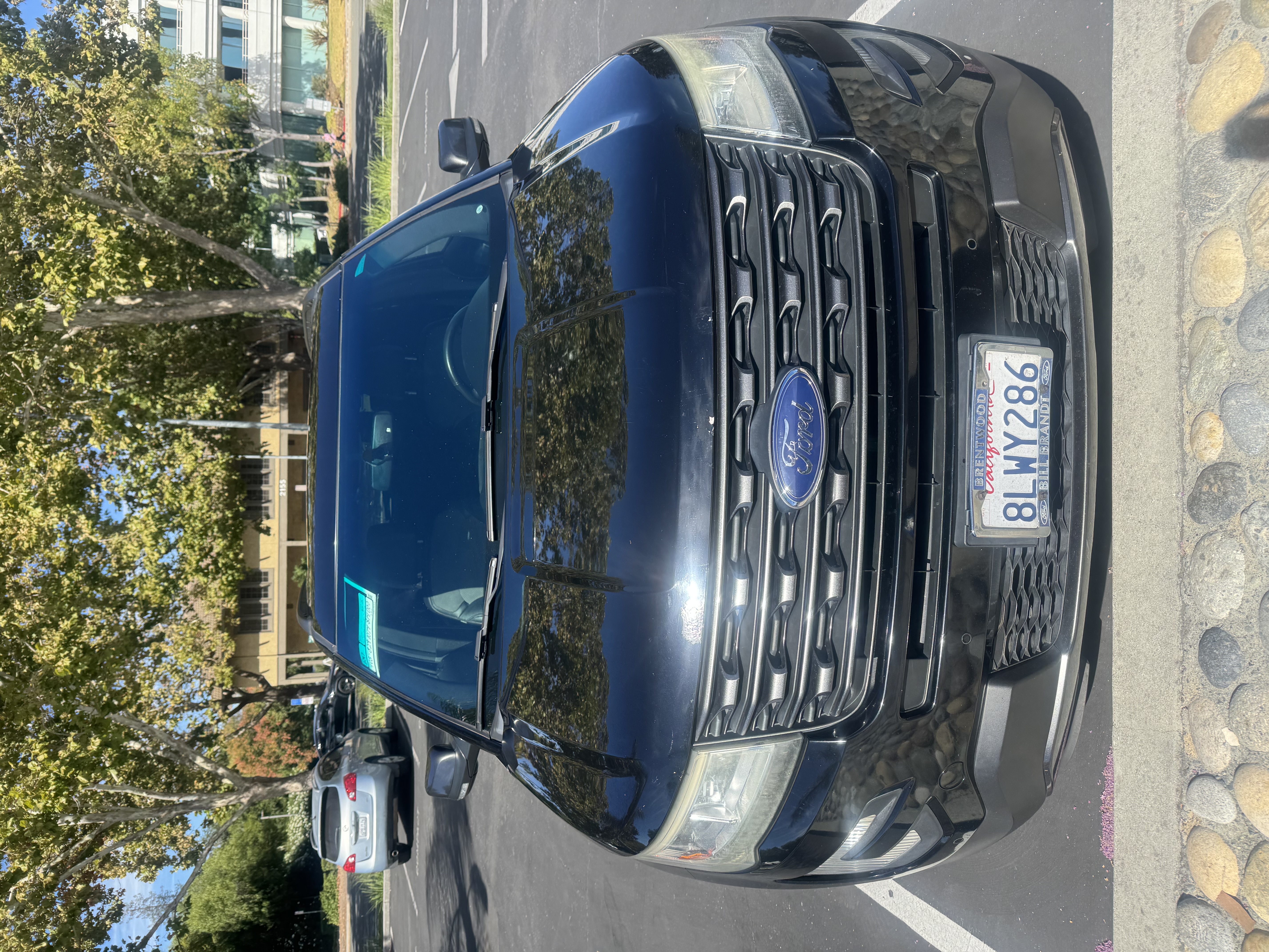 Used 2017 Ford Explorer XLT w/ Equipment Group 202A AWD/4WD image 23