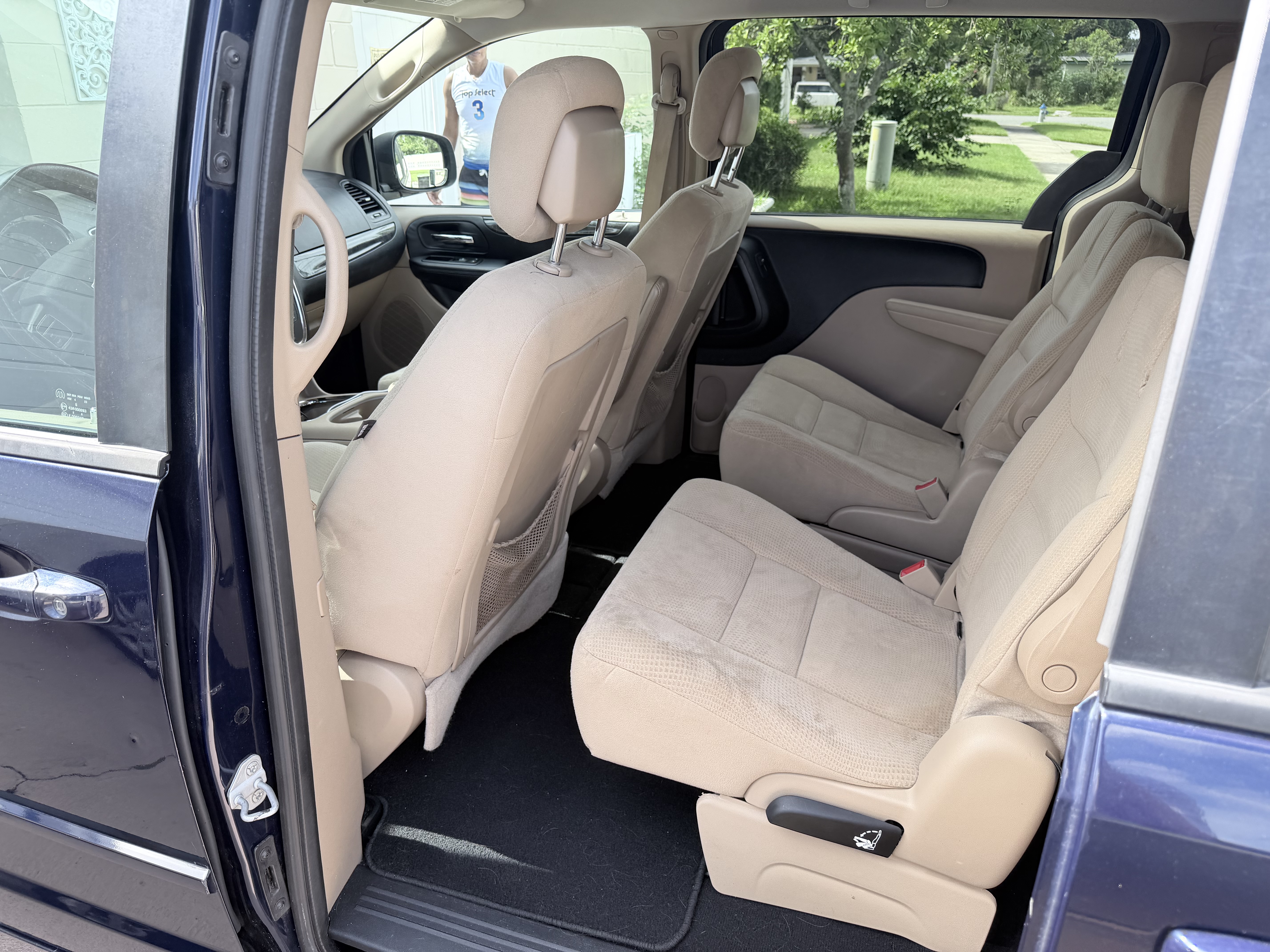 Used 2015 Dodge Grand Caravan SXT FWD image 19