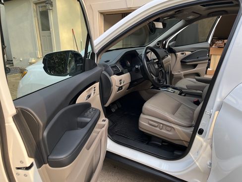 Used 2022 Honda Pilot Elite image 4