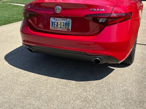 Used 2020 Alfa Romeo Giulia Ti w/ Active Blind Spot Package AWD/4WD image 5