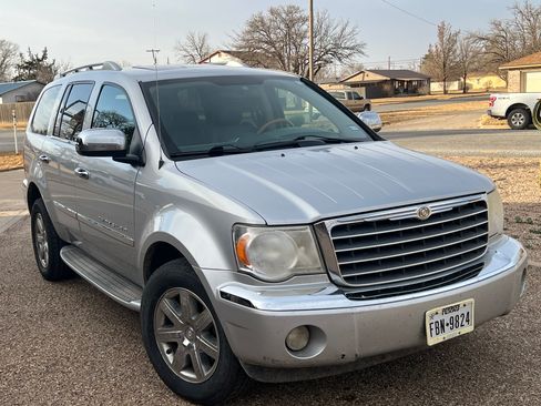 Used 2008 Chrysler Aspen Limited w/ Popular Equipment Group image 2