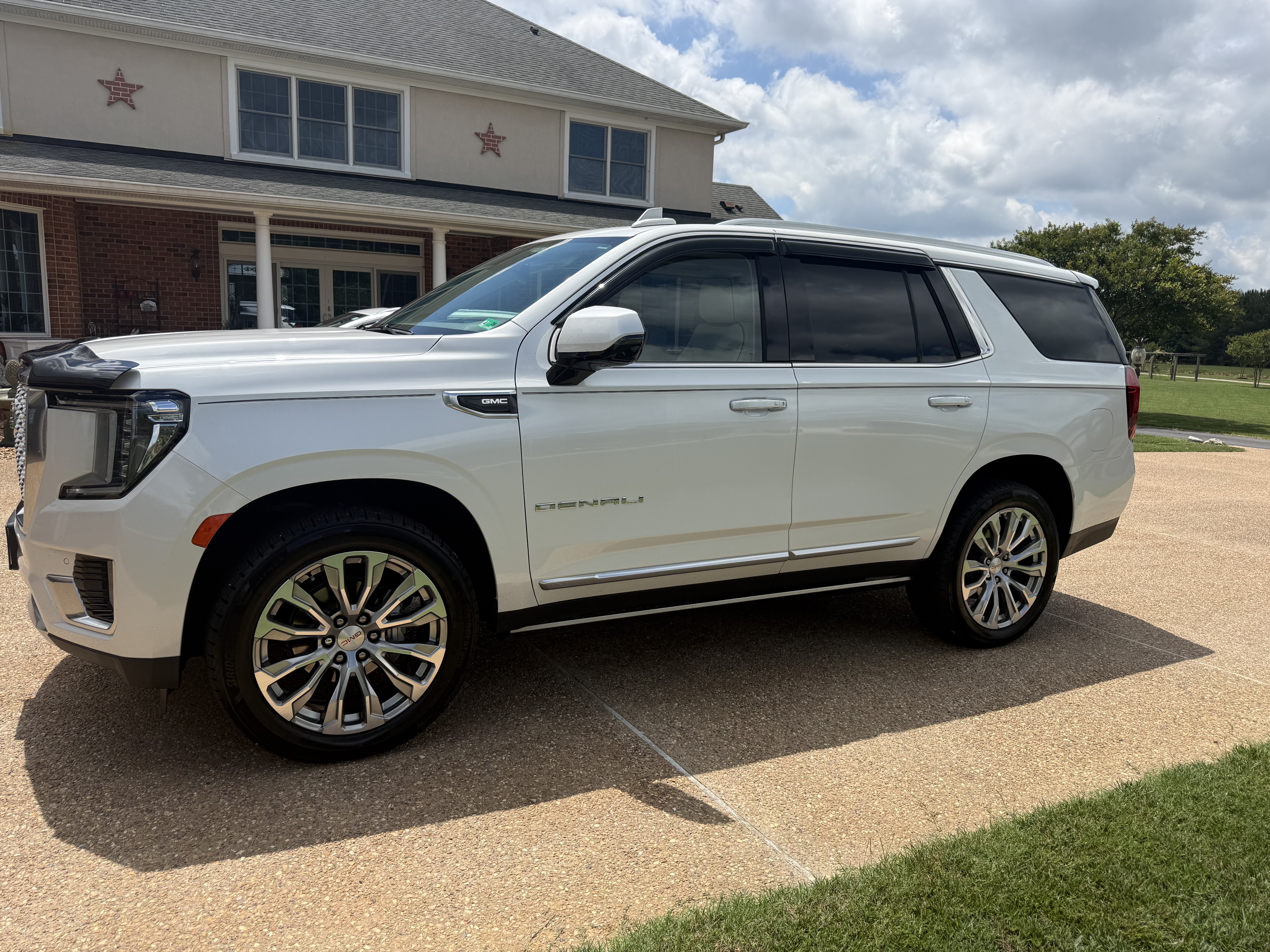 Used 2024 GMC Yukon Denali w/ Max Trailering Package AWD/4WD image 16