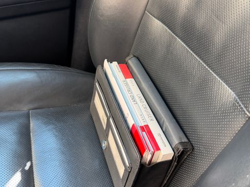 Used 2016 Toyota Land Cruiser image 29