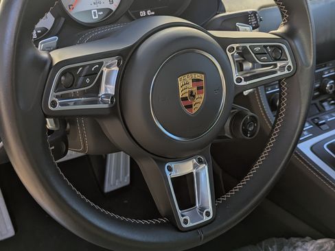 Used 2021 Porsche 718 Boxster image 18