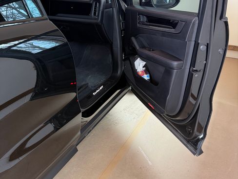 Used 2024 Porsche Cayenne Turbo GT image 8