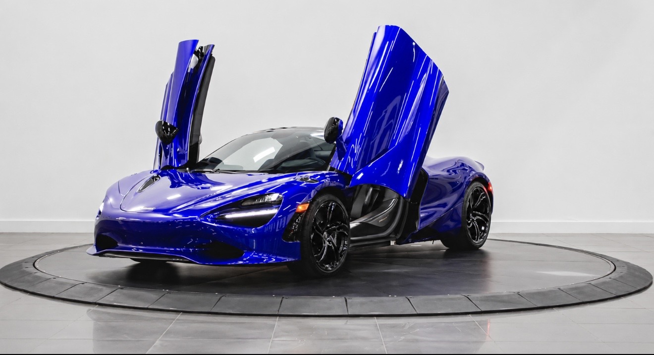 Used 2024 McLaren 750S Spider RWD image 1