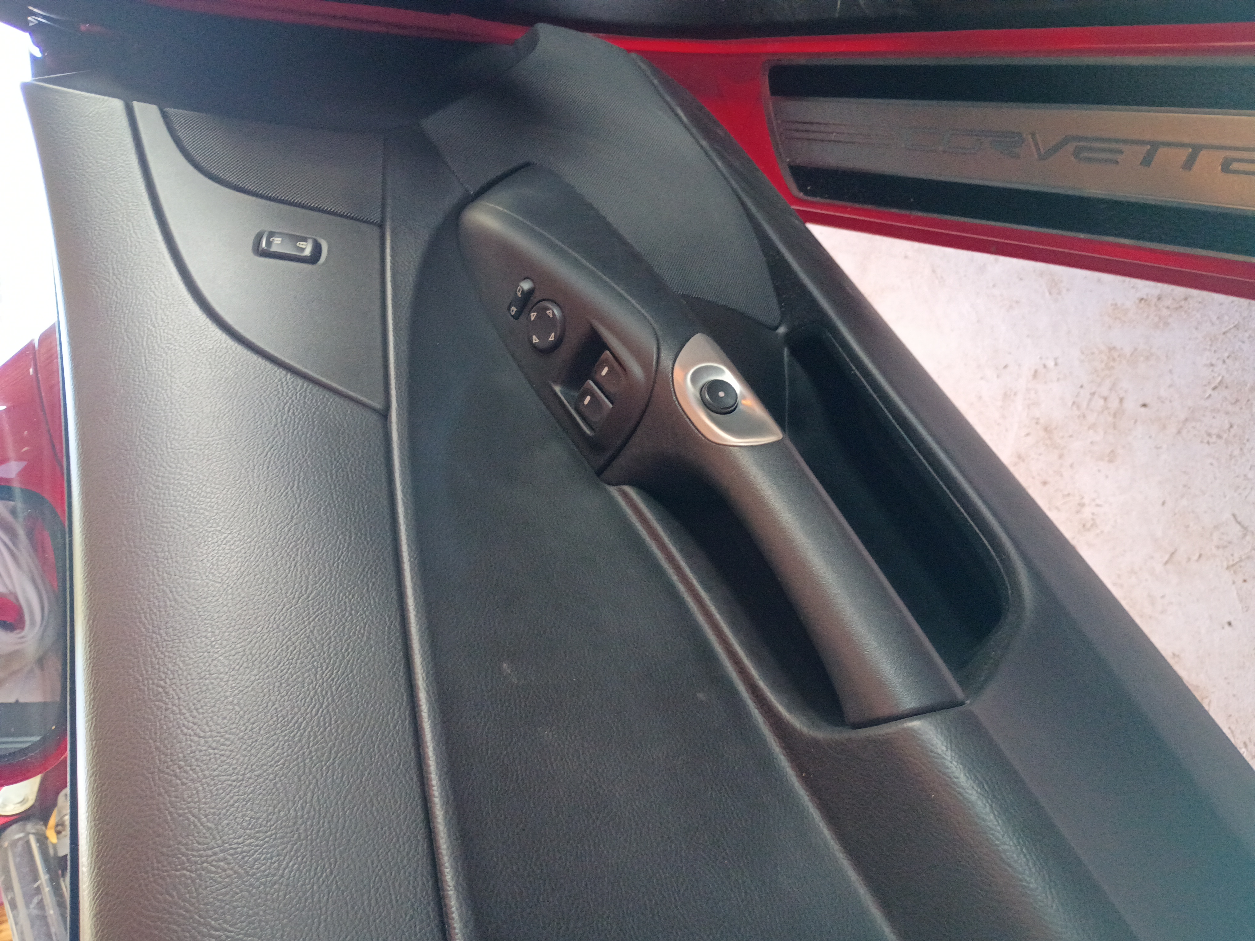 Used 2010 Chevrolet Corvette Coupe w/ 1LT RWD image 16