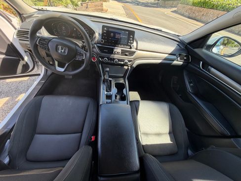 Used 2018 Honda Accord LX image 9