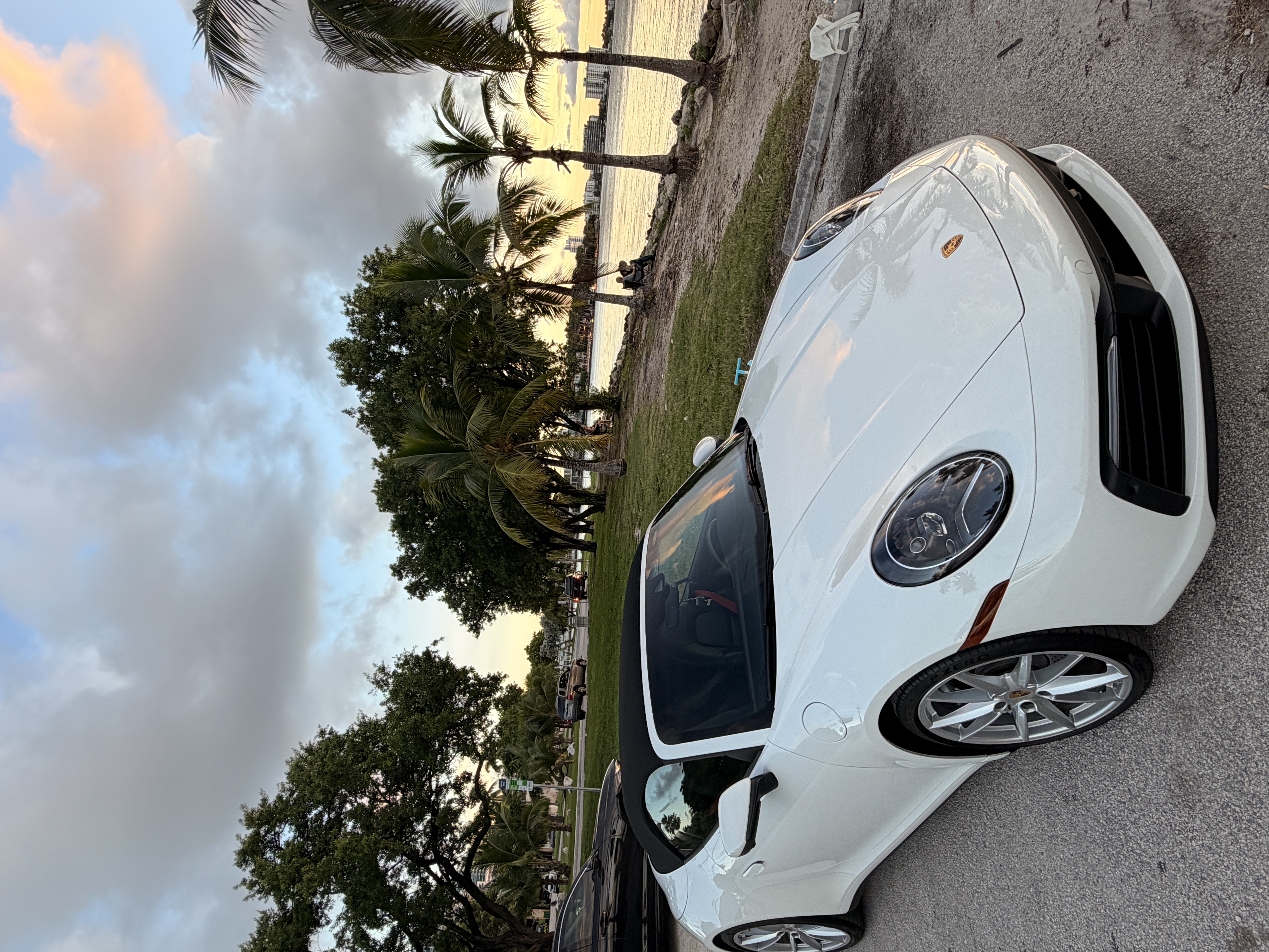 Used 2022 Porsche 911 Carrera image 2