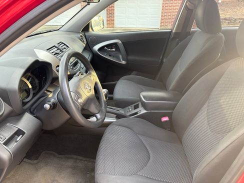 Used 2010 Toyota RAV4 Sport image 9