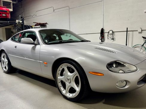 Used 2003 Jaguar XK8 Coupe RWD image 18