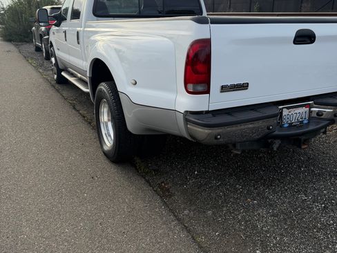 Used 2006 Ford F350 Lariat image 4