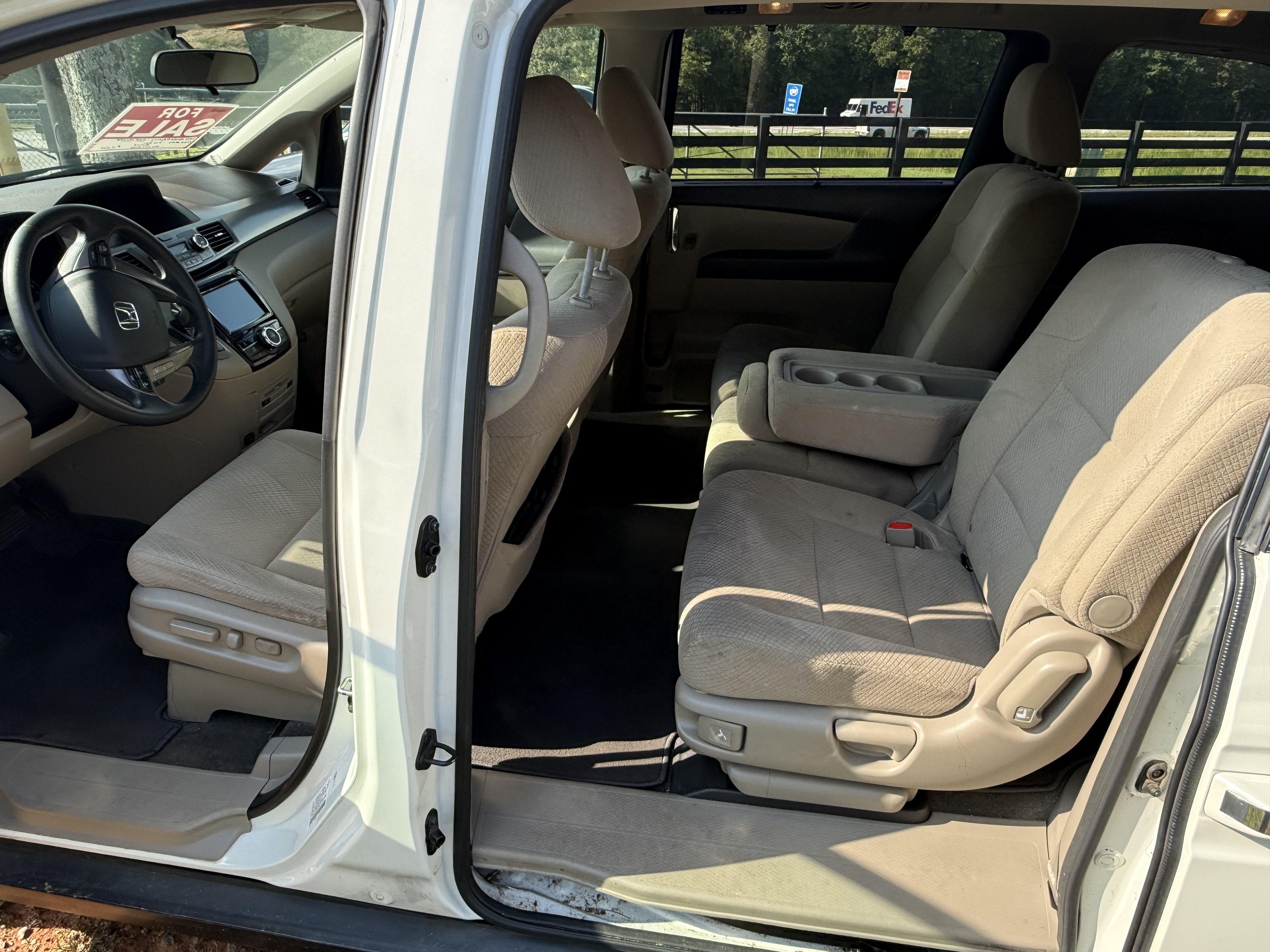 Used 2016 Honda Odyssey SE image 8