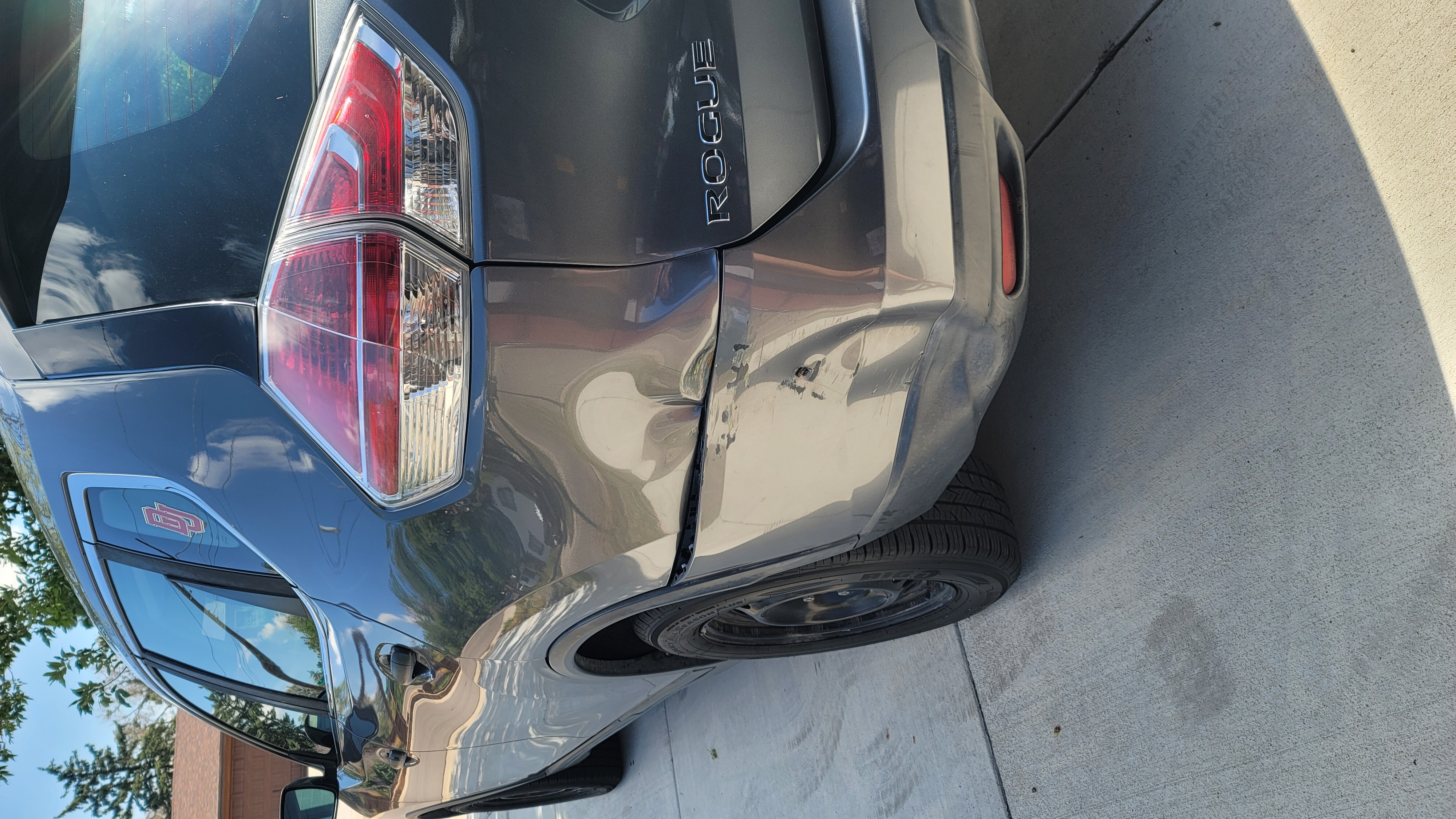 Used 2016 Nissan Rogue S AWD/4WD image 9