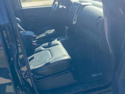Used 2012 Nissan Xterra PRO-4X w/ Pro-4x Leather Pkg image 13
