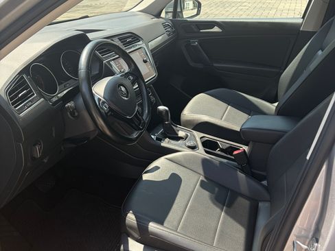 Used 2019 Volkswagen Tiguan SE AWD/4WD image 12