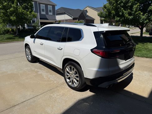 Used 2025 GMC Acadia Denali w/ Super Cruise Package AWD/4WD image 4
