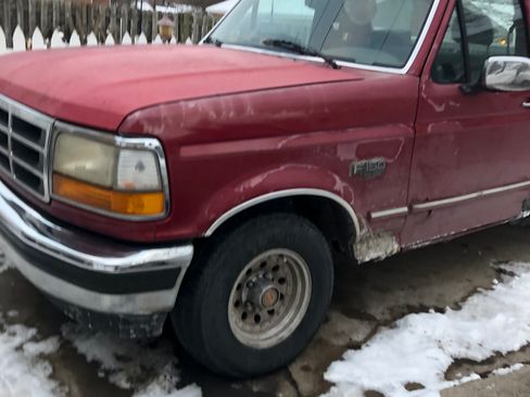 Used 1994 Ford F150 XL image 2