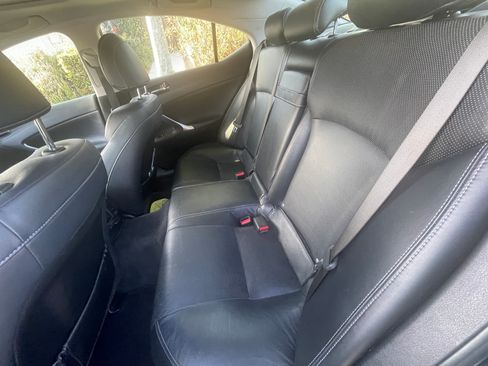 Used 2011 Lexus IS 250 w/ Premium Pkg Value Edition RWD image 9