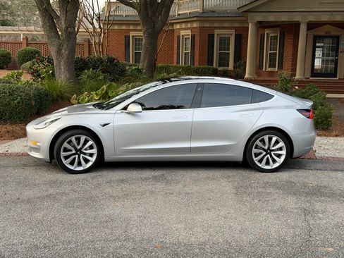 Used 2018 Tesla Model 3 Long Range image 11