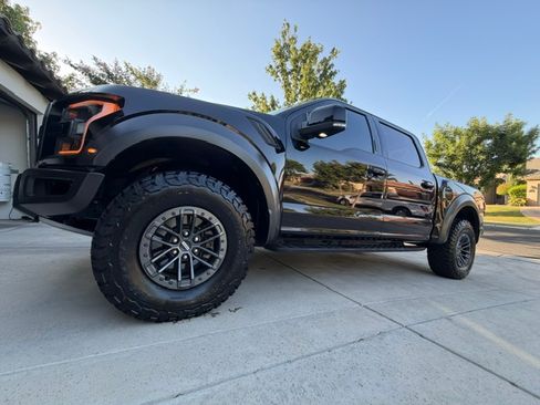 Used 2019 Ford F150 Raptor w/ Equipment Group 802A Luxury AWD/4WD image 9
