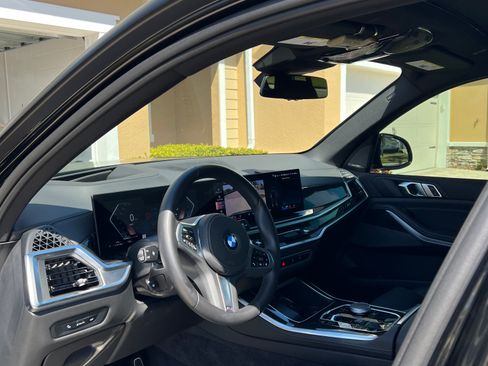 Used 2025 BMW X5 sDrive40i w/ M Sport Package image 5