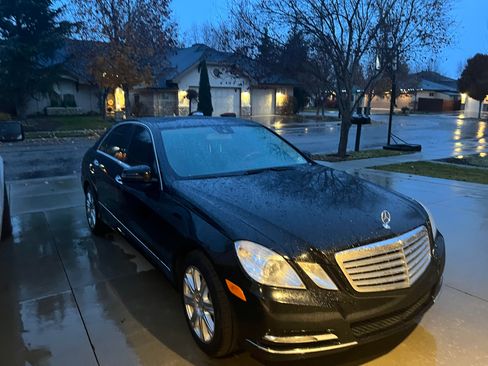 Used 2013 Mercedes-Benz E 350 4MATIC Sedan image 1