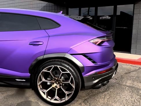 Used 2024 Lamborghini Urus Performante AWD/4WD image 5