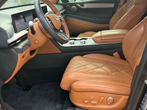 Used 2025 Genesis GV80 3.5T Prestige image 11