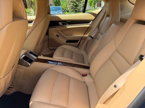 Used 2012 Porsche Panamera 4 image 9