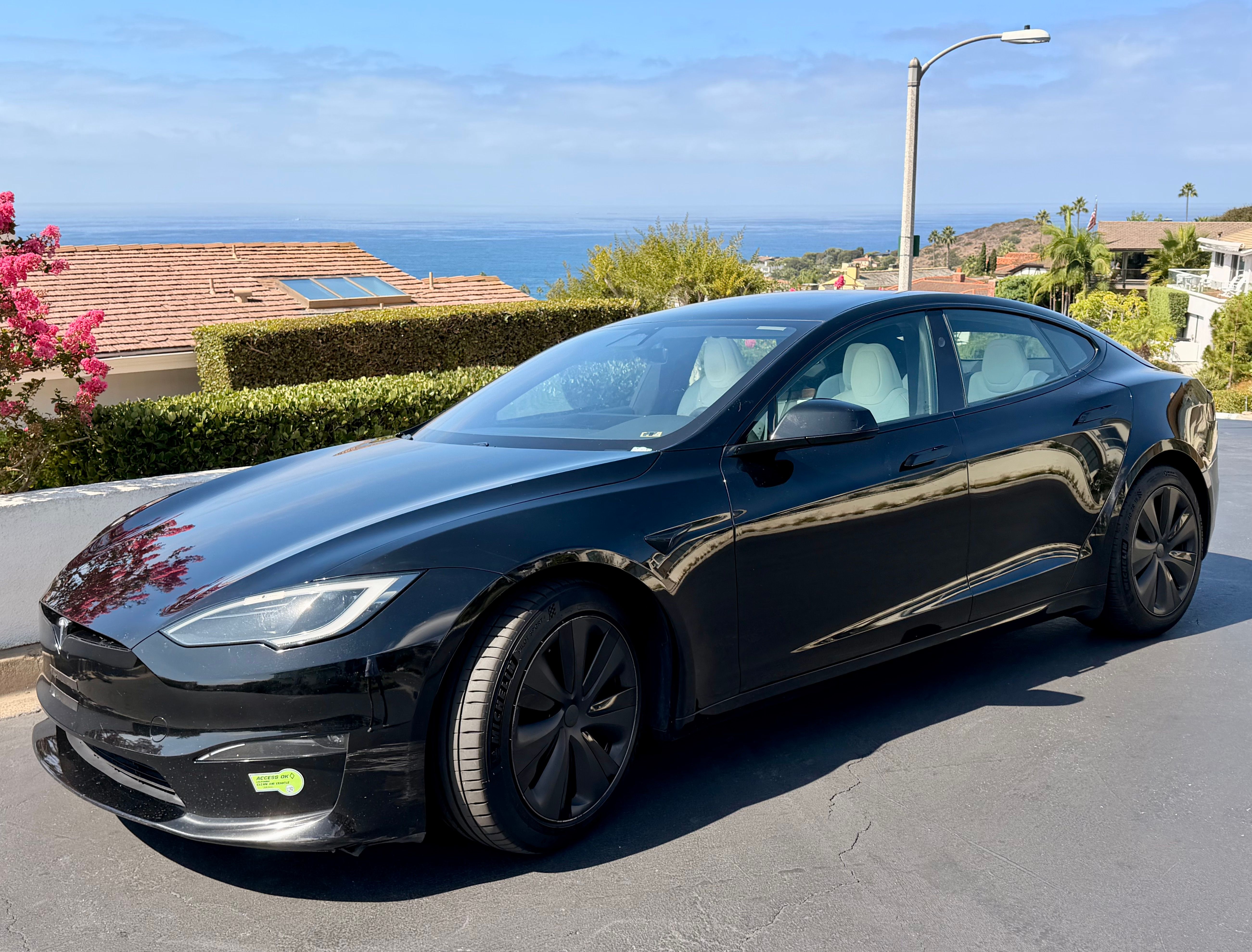 Used 2023 Tesla Model S Standard Range AWD/4WD image 1