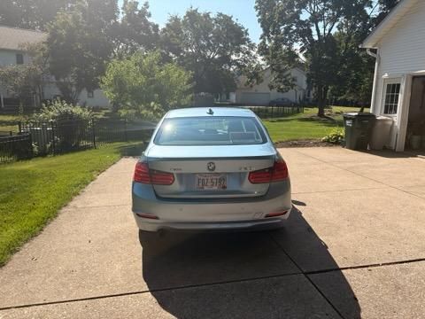 Used 2013 BMW 320i xDrive Sedan AWD/4WD image 2