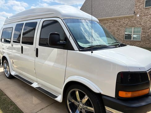 Used 2003 GMC Savana 3500 RWD image 4