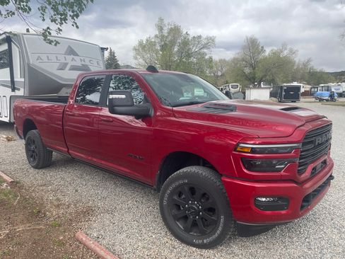 Used 2026 RAM 2500 Laramie AWD/4WD image 11