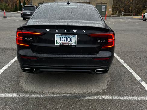 Used 2019 Volvo S60 T6 R-Design image 13