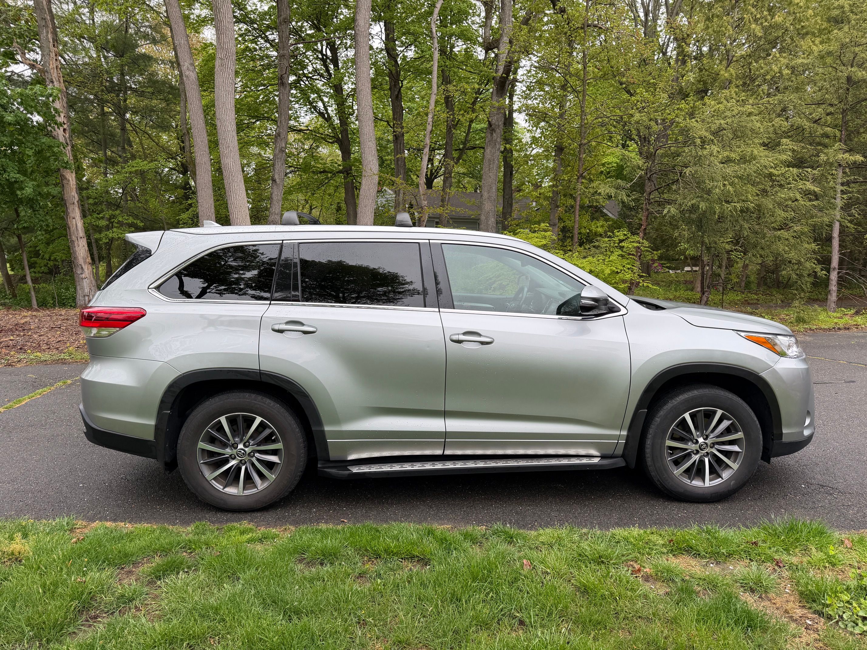 Used 2017 Toyota Highlander XLE AWD/4WD image 14